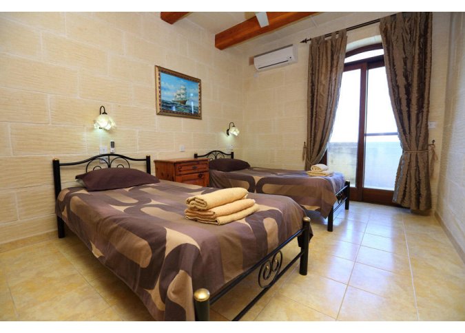 Sav300 - 3 Bedroom Gozo Xaghra - 4 Bathrooms - Air-Conditioned - Private Outdoor Pool - Country Views - Sleeps 7 persons  malta, Holiday Rentals Malta & Gozo malta