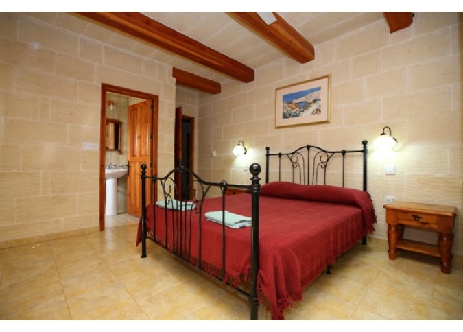 Hom400 - 4 Bedrooms Gozo Xaghra - 5 Bathrooms - Fully Air-Conditioned - Private Outdoor Pool - Fantastic Sea & Country Views - Sleeps 9 persons malta, Holiday Rentals Malta & Gozo malta