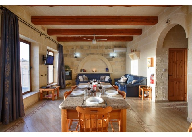 Gul4 - 4 Bedroom Gozo Xaghra - Air-Conditioned - 5 Bathrooms - Private Outdoor Pool - Views - Sleeps 8 person -  # Pet Friendly malta, Holiday Rentals Malta & Gozo malta