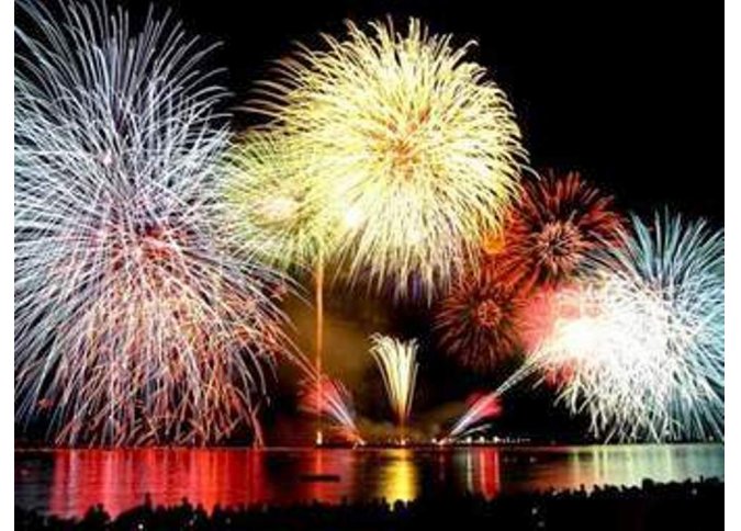 Maltese fireworks light up the sky during tonight's feast malta, Holiday Rentals Malta & Gozo malta