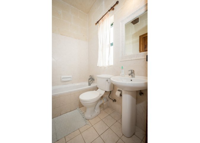 Val3 - 3 Bedroom Gozo Nadur- 4 Bathrooms - Air-Conditioned - Private Outdoor Pool - Sleeps 6 persons malta, Holiday Rentals Malta & Gozo malta
