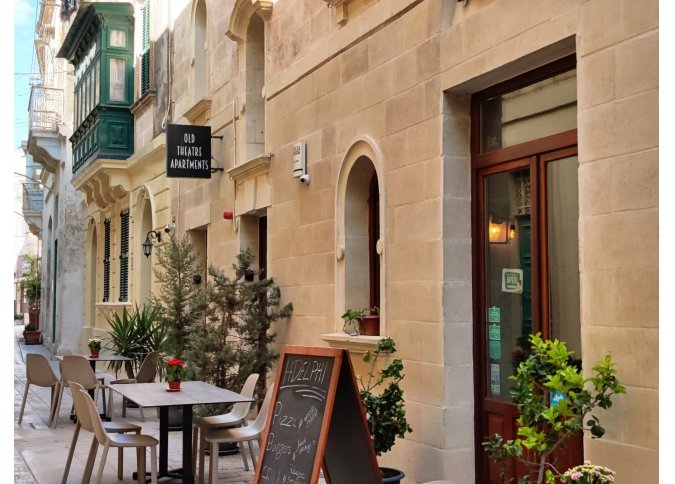 Rabat- Old Theatre Apartment F4 - 1 Bedroom - Air-Conditioned - Sleeps 2-3 persons - Short Accomodation  malta, Holiday Rentals Malta & Gozo malta