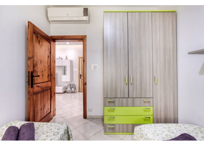 Direct from Owner - Sliema Central Apartment F283 - 3 Bedroom Apartment - Fully Air-Conditioned - Shared Roof Large Terrace  malta, Holiday Rentals Malta & Gozo malta