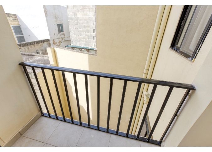 Direct frm Owner Sliema Apartment F383 - 2 Bedroom Apartment - Air-Conditioned - Shared Roof Terrace  malta, Holiday Rentals Malta & Gozo malta
